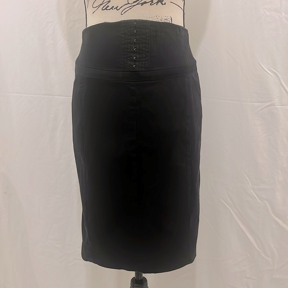 Express City pencil skirt size 4 black high waisted cute details.